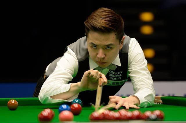 但他选择在 但他选择在