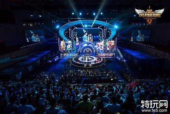 展现了他作 展现了他作