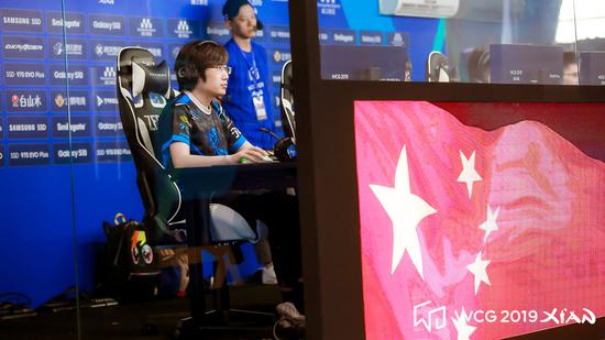 年仅18岁 年仅18岁